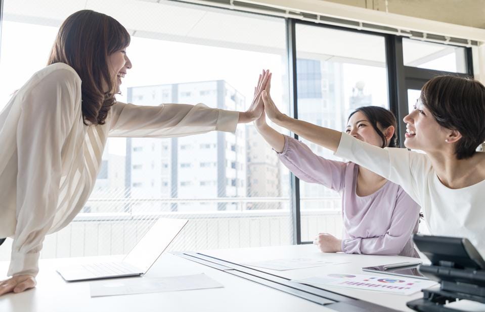 Gratitude in the workplace is an essential leadership tool. </ br><p id=
